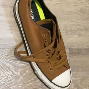 Converse - Size 8.5